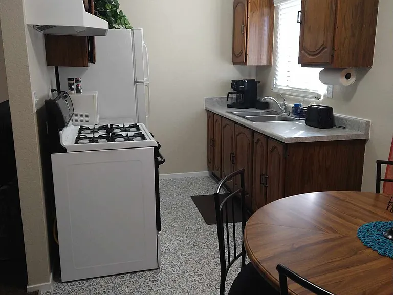 2304 E Jagerson Ave #D — Photo 6