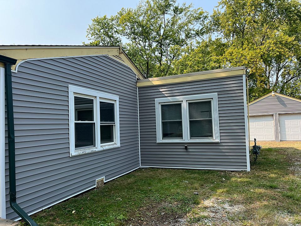 2nd image of 3360 185th Pl