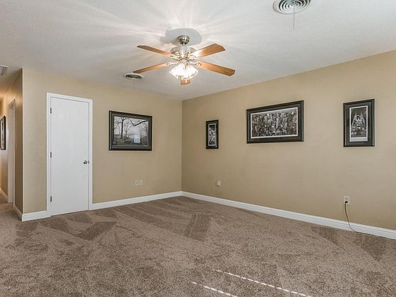 3rd image of 2700 Pawnee Dr