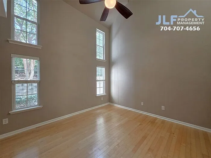 360 Tidmarsh Ct — Photo 8