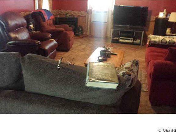 3rd image of 221 Sheppard St