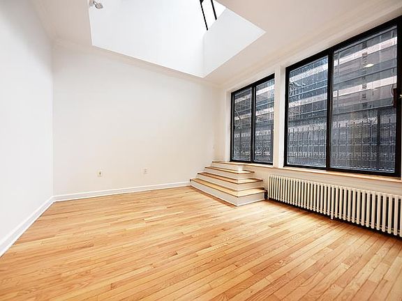 5th image of 40 E 58th St APT 6A