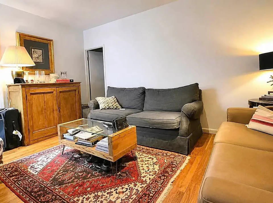 114 Christopher St #31