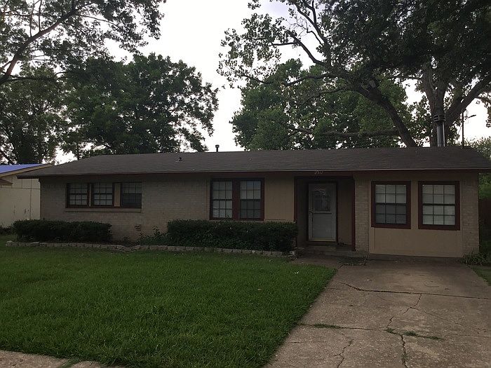 1st image of 2517 Catalina Dr