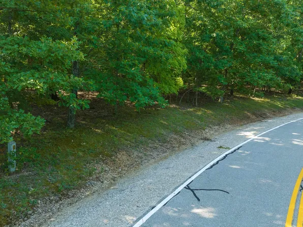 33 Chessman Dr, Lake Ozark, MO 65049