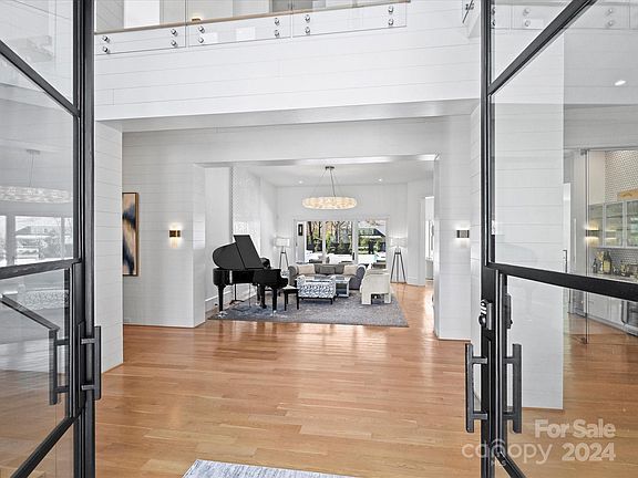 5th image of 3612 English Garden Dr