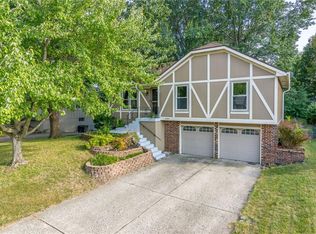 8509 Linda Ln, Pleasant Valley, MO 64068