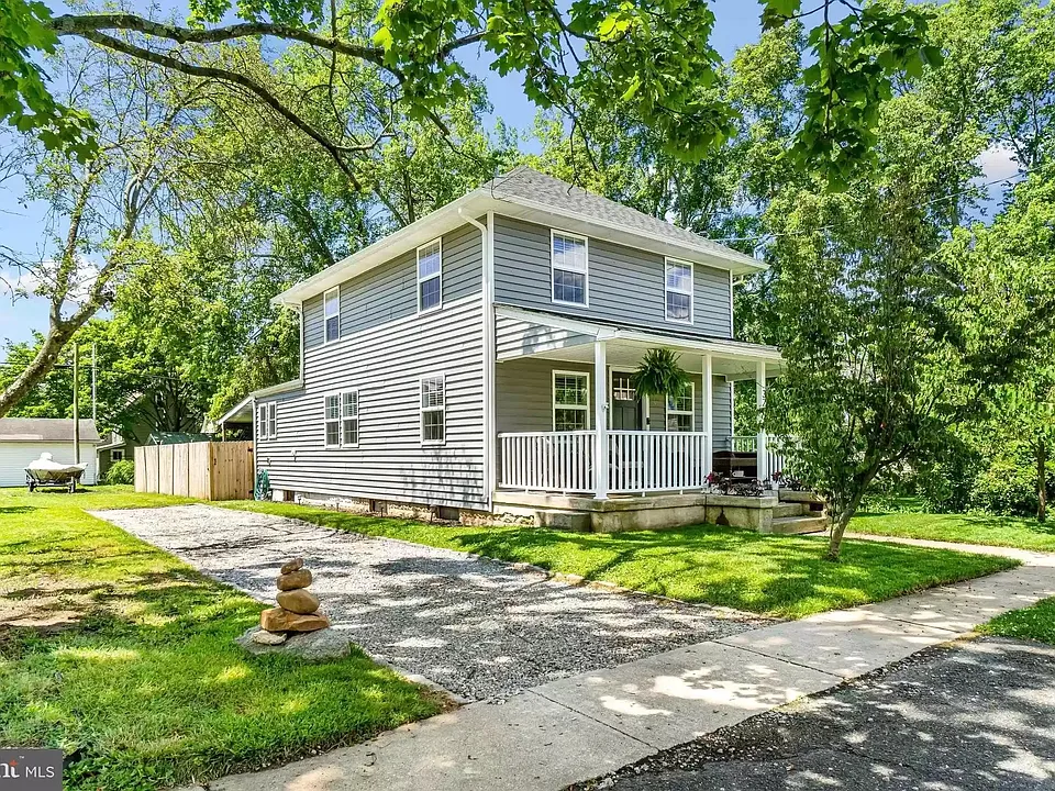 328 Cecil St