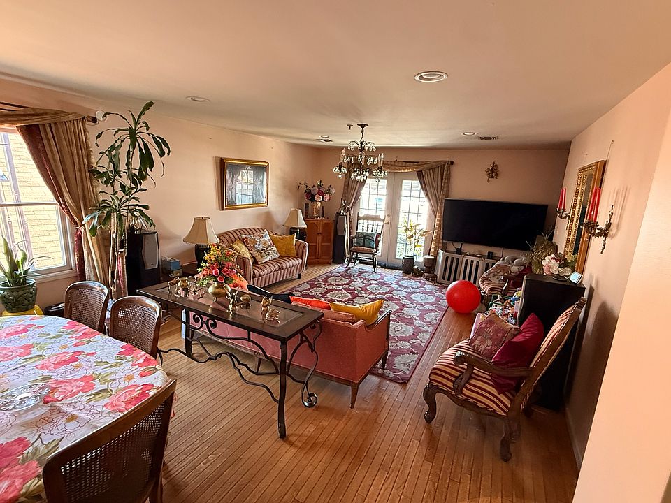 1st image of 409 35th St Floor 2
