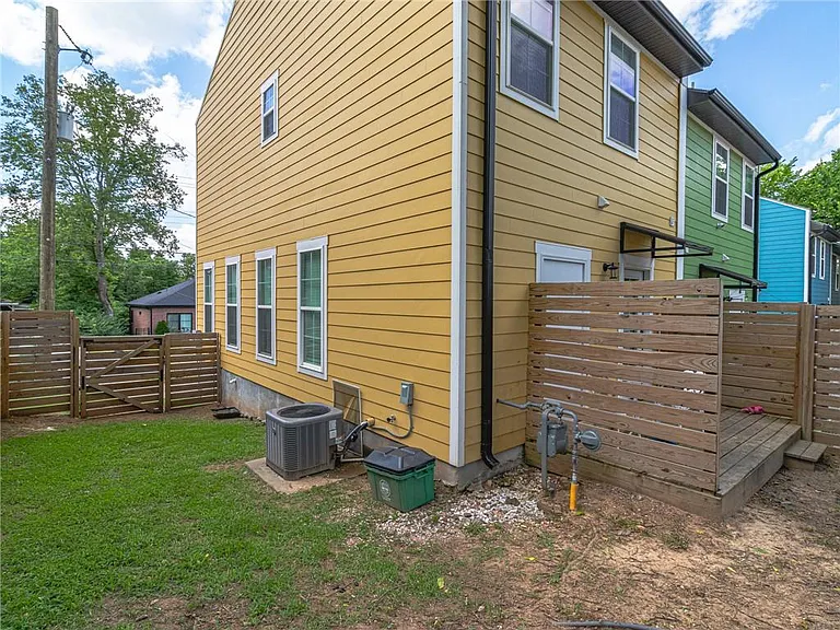 318 E Martin Luther King Jr Blvd — Photo 18