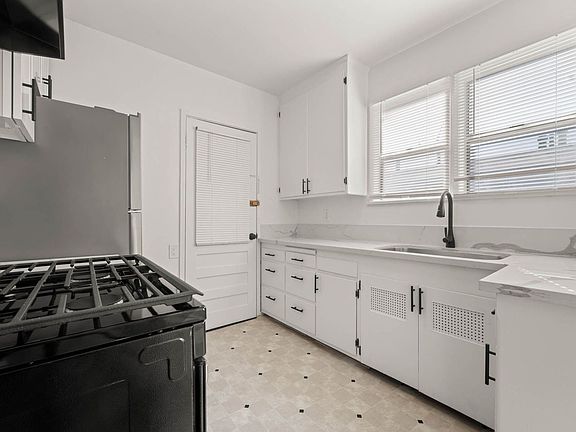4th image of 2267 W Adams Blvd #2273-1/4