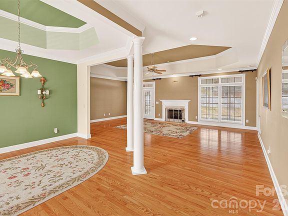 4th image of 1220 Kent Dr