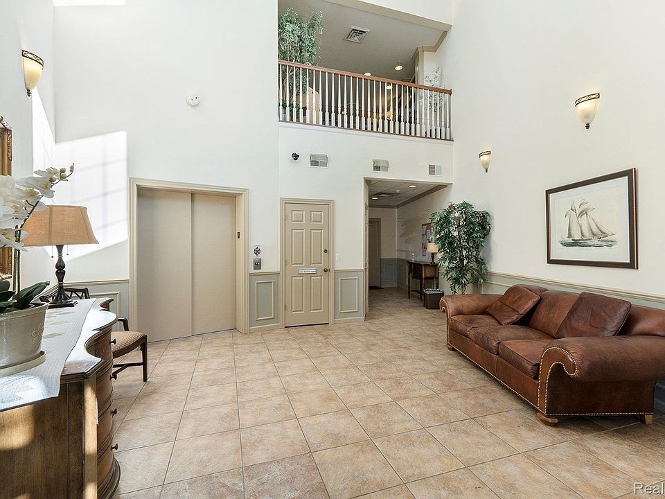 2104 Country Club Dr, photo 23
