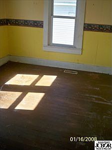 4th image of 1001 W Oak St