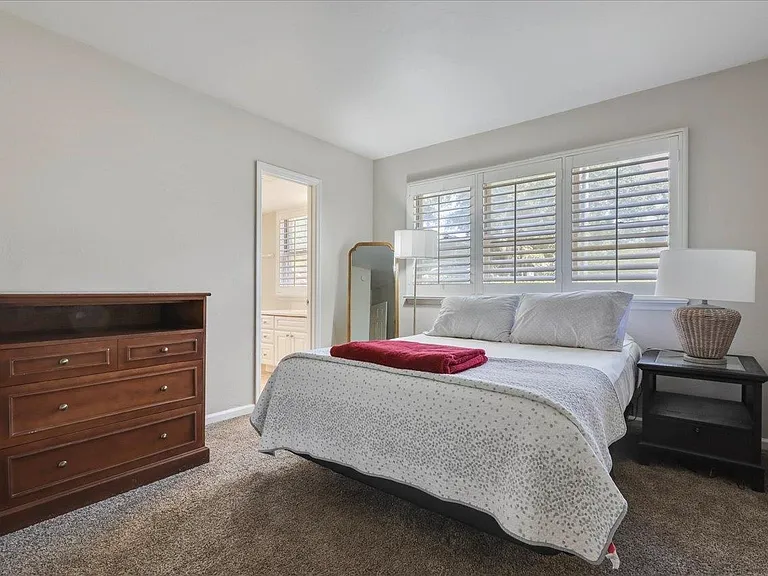 517 E Jefferson St #45 — Photo 21