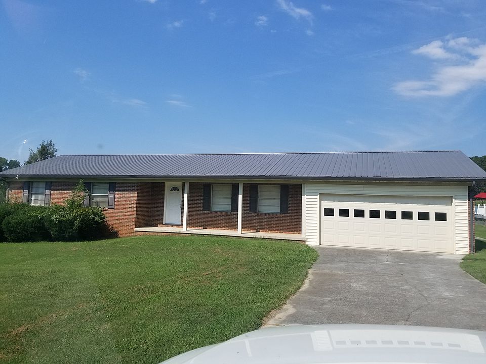 1st image of 416 Greencrest Dr