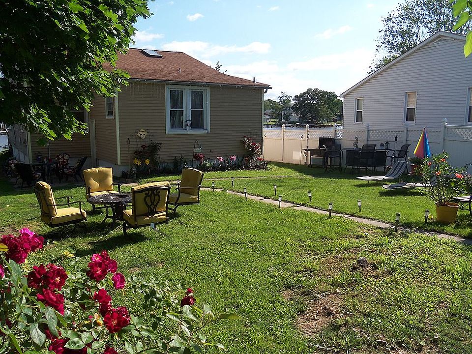 2nd image of 2433 Brannan Ave