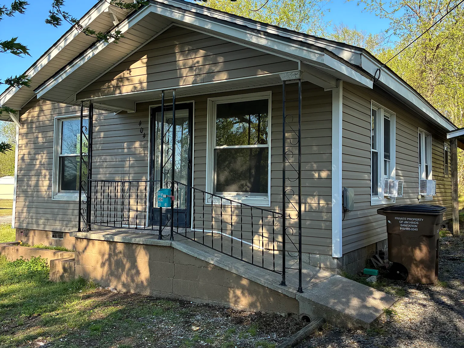2 bed, 928 sqft, $1,000 — Photo 1
