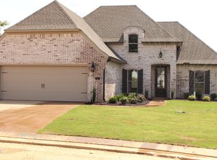 1 Emerald Breeze Dr, Jackson, TN 38305