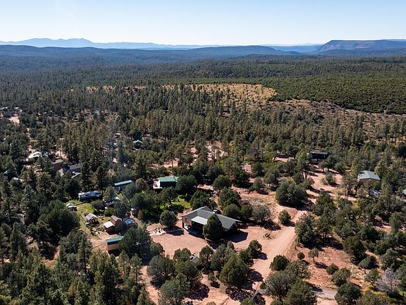 3rd image of 131 E Jackshoe Trl