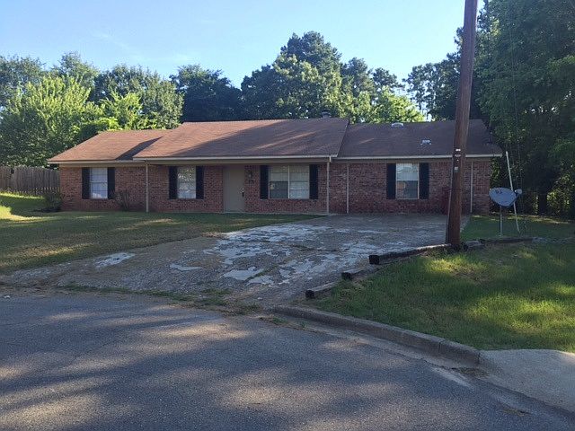 1st image of 506 Woodridge Dr