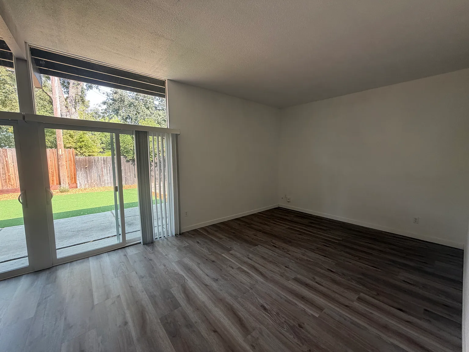 3 bed, 1.5 bath, $2,750 — Photo 3