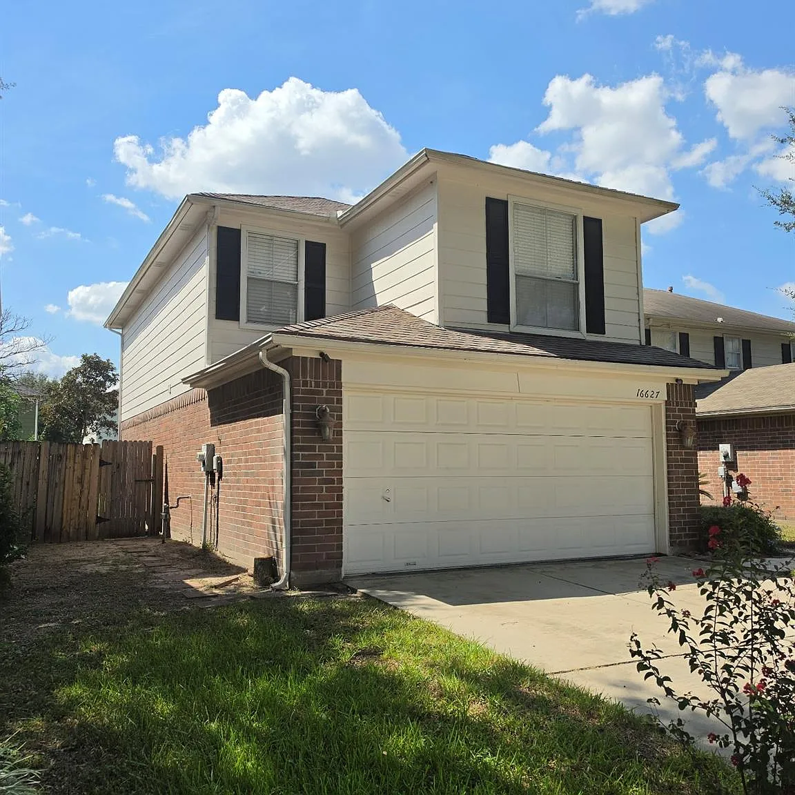 3 bed, 2.5 bath, 1760 sqft, $2,000 — Photo 1
