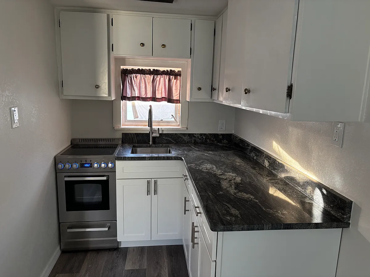 Building Photo - 128 Beach Ave #A