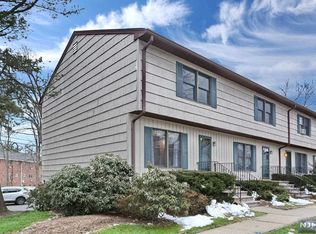11 Briarwood Ct, Ramsey, NJ 07446