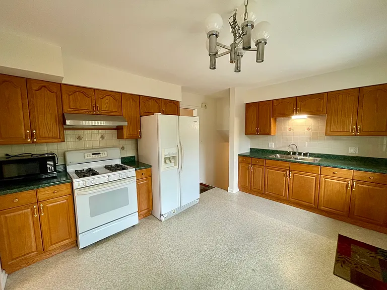 7150 N Crawford Ave — Photo 9