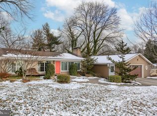 805 Country Club Rd, Camp Hill, PA 17011