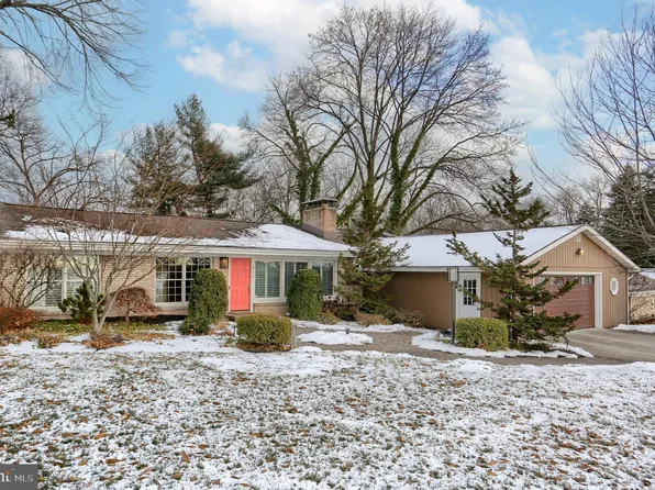 805 Country Club Rd, Camp Hill, PA 17011