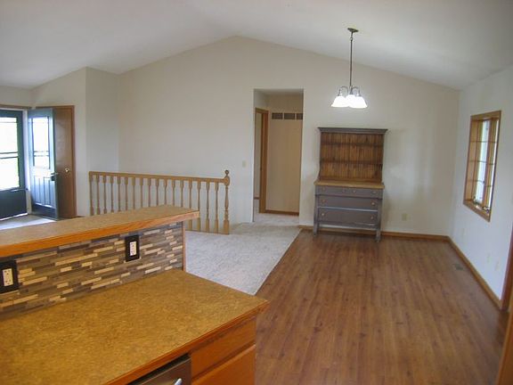5th image of 26925 Gaston Ave