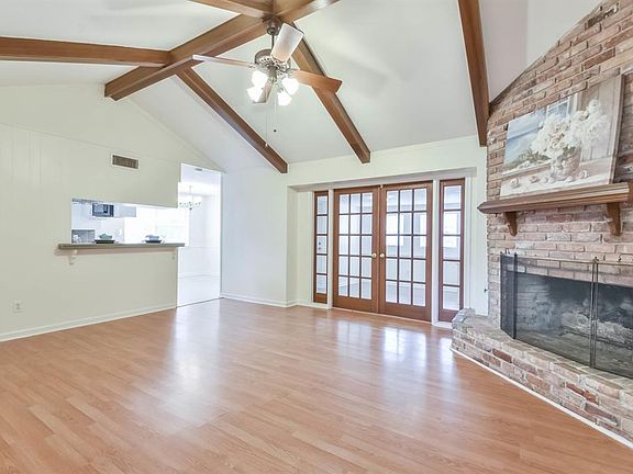 4th image of 230 Driftwood Dr