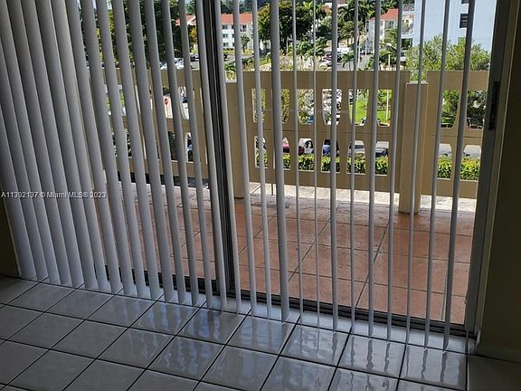 4th image of 15600 NW 7th Ave APT 517