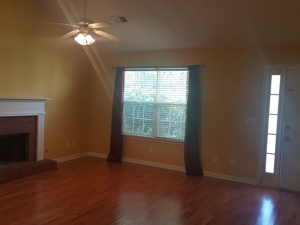 2nd image of 913 Merryweather Dr
