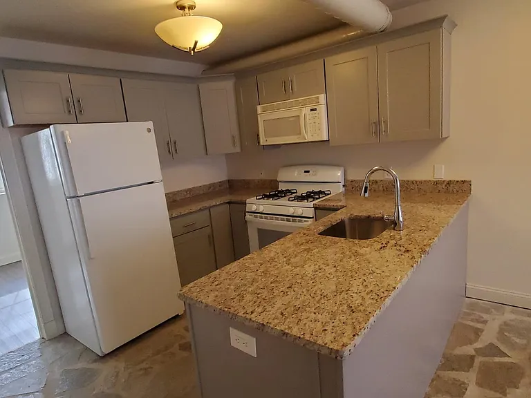 1400 Bushkill Dr #101 — Photo 4