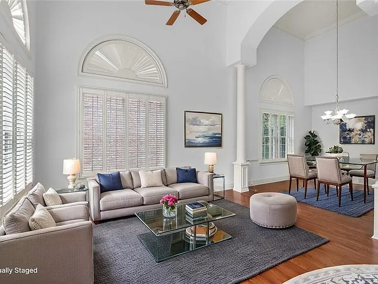 350 Wembley Cir — Photo 3