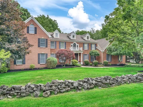 9555 The Maples, Clarence, NY 14031