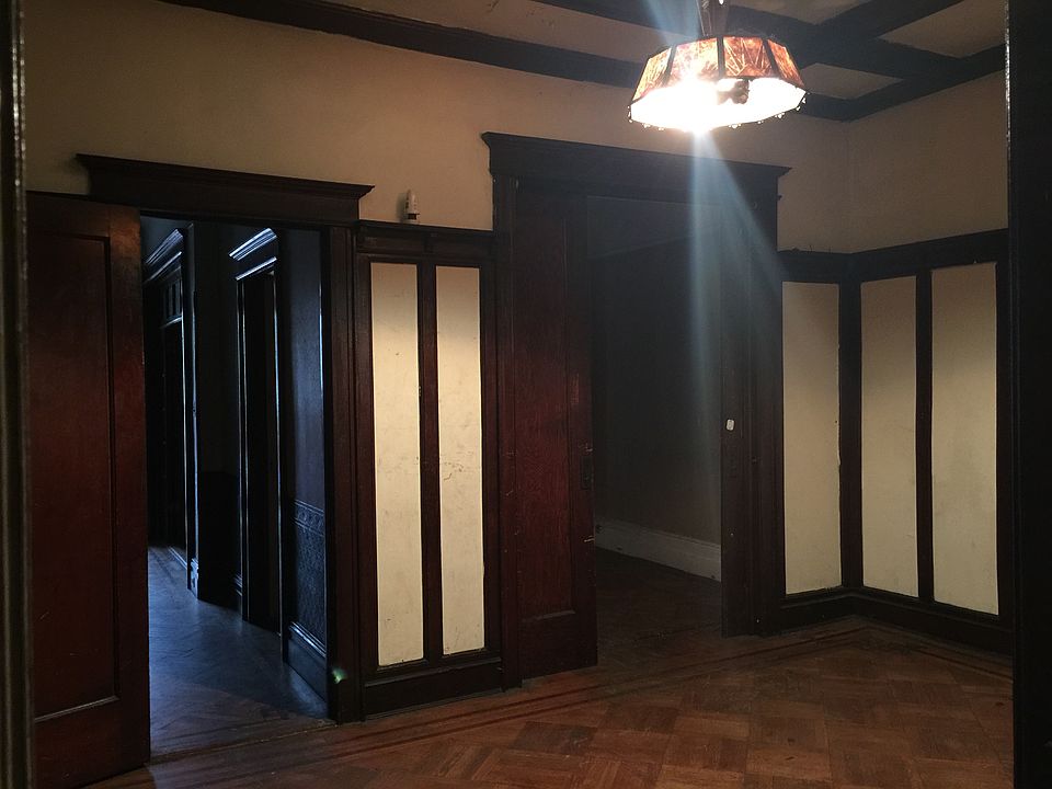 2nd image of 1139 Lincoln Pl