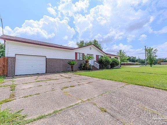 4th image of 740 Maple Woods Cir