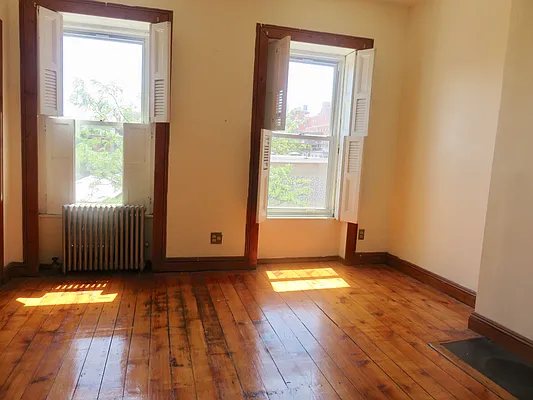 Rented by Space Real Estate | media 51