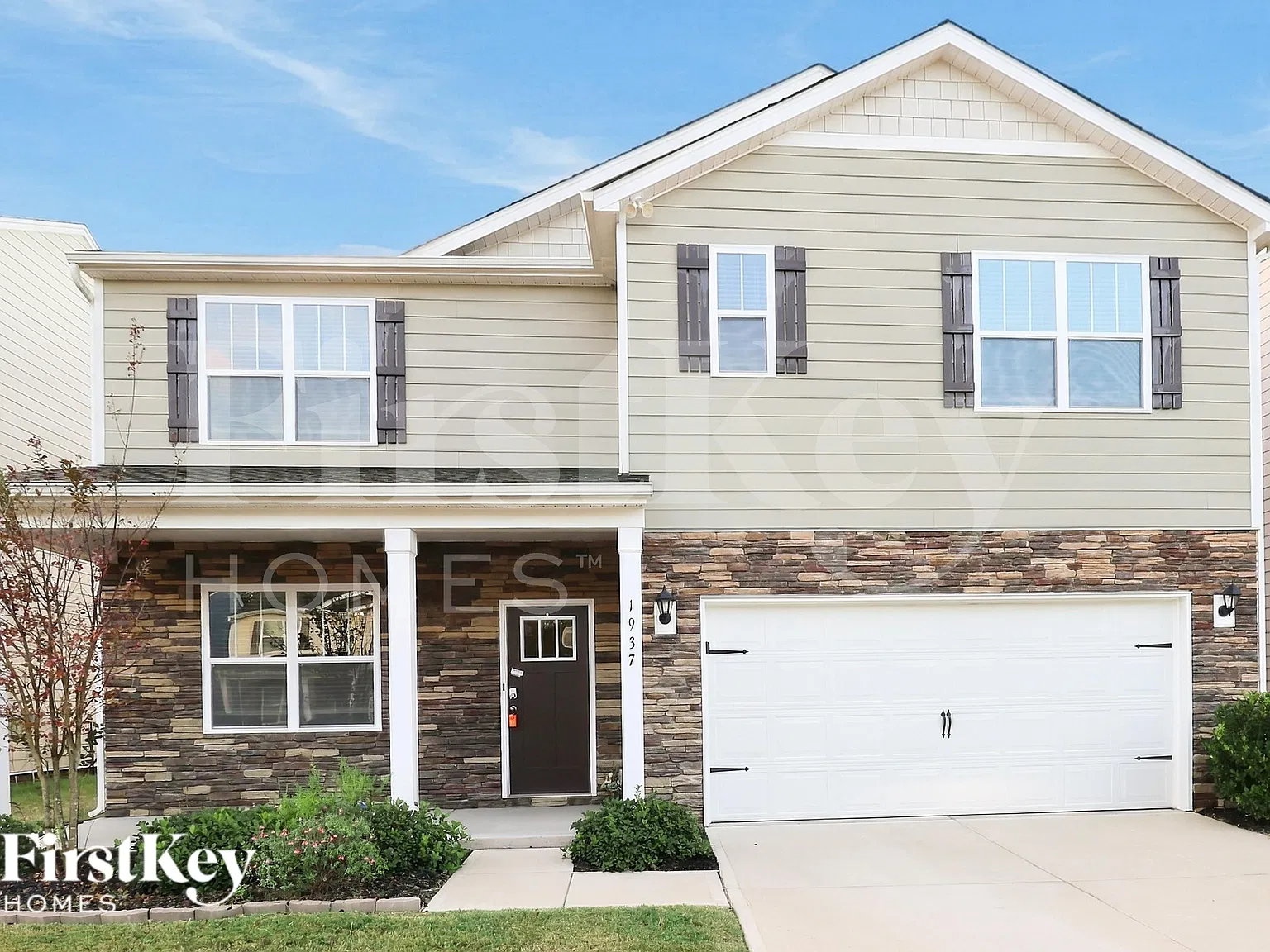5 bed, 3.0 bath, 2583 sqft, $2,620 — Photo 1