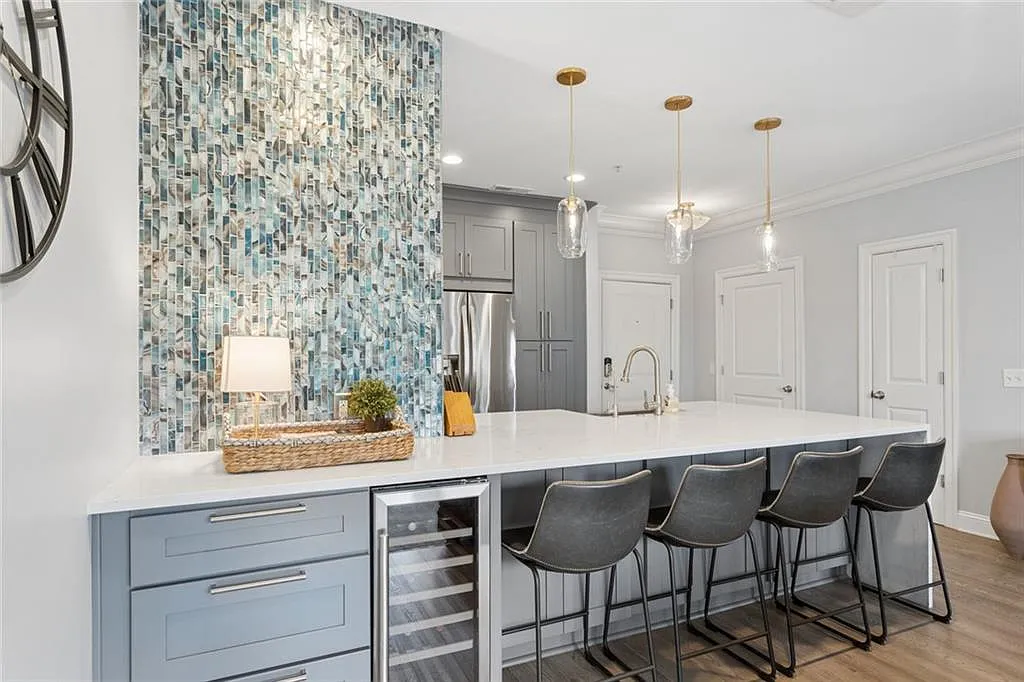 3 bed, 2.5 bath, 1393 sqft, $3,300 — Photo 1