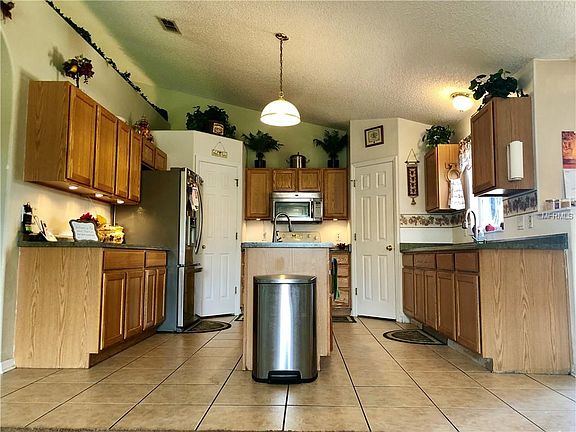 2nd image of 1716 Morven Ct