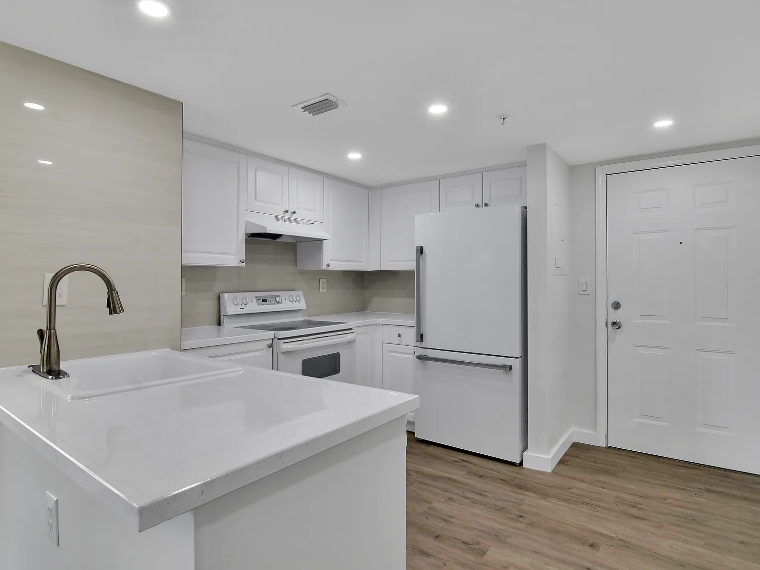 1 bed, 1.5 bath, 560 sqft, $2,750 — Photo 4