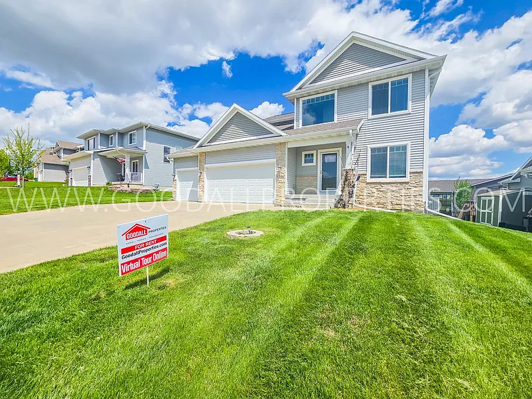 1306 Green Hills Dr — Photo 1