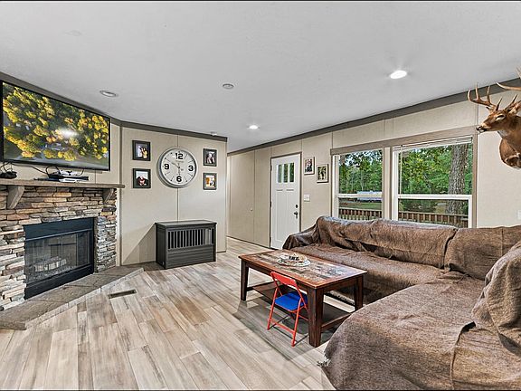 3rd image of 946 Oak Level Elva Rd