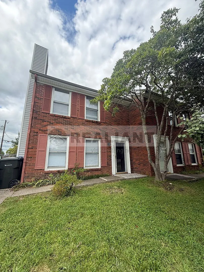 3 bed, 1.5 bath, 1359 sqft, $1,500 — Photo 1