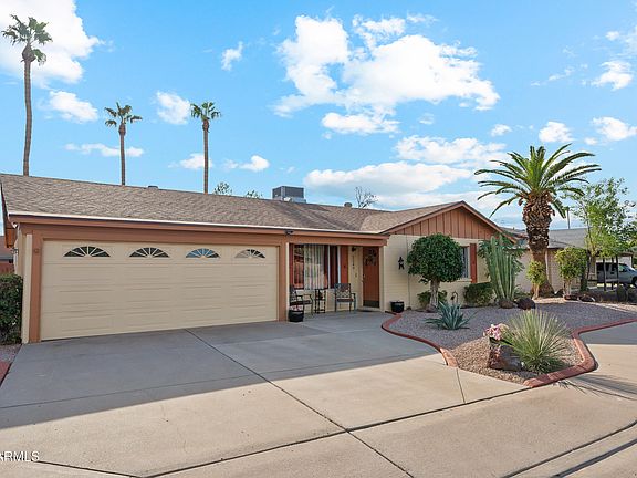 2nd image of 2249 W CALLE IGLESIA Avenue
